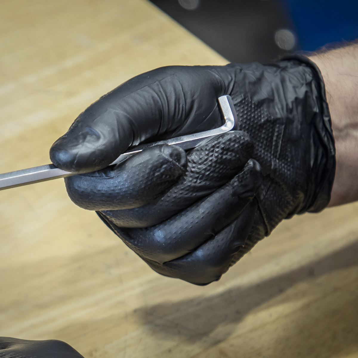 Sealey SSP57XL Diamond Grip Extra-Thick Nitrile Powder-Free Gloves, Black, X-Large - Pack of 50 - additional view 4