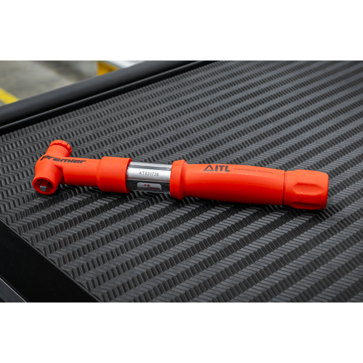 Sealey STW806 Premier Insulated Torque Wrench 1/4"Sq Drive 2-12Nm - additional view 2