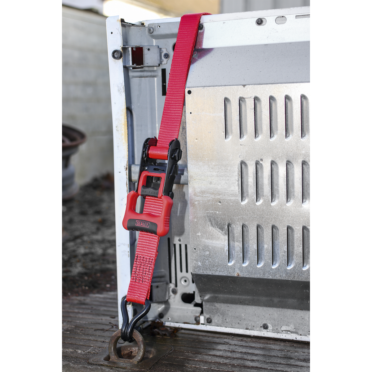 Sealey TD41248JD Ratchet Straps Polyester Webbing with J-Hooks 32mm x 4.9m 1200kg Breaking Strength - 2 - additional view 4