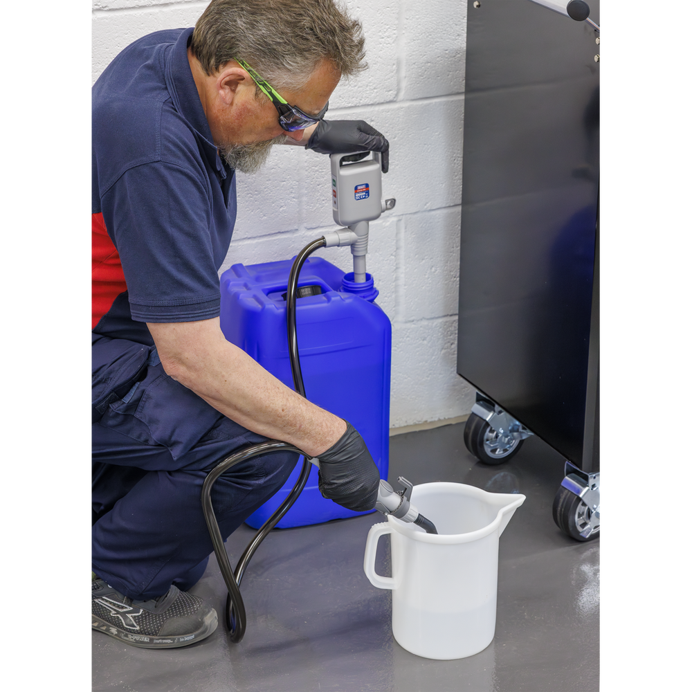 Sealey TP81 Battery Operated Fluid Transfer Pump with Nozzle - additional view 7