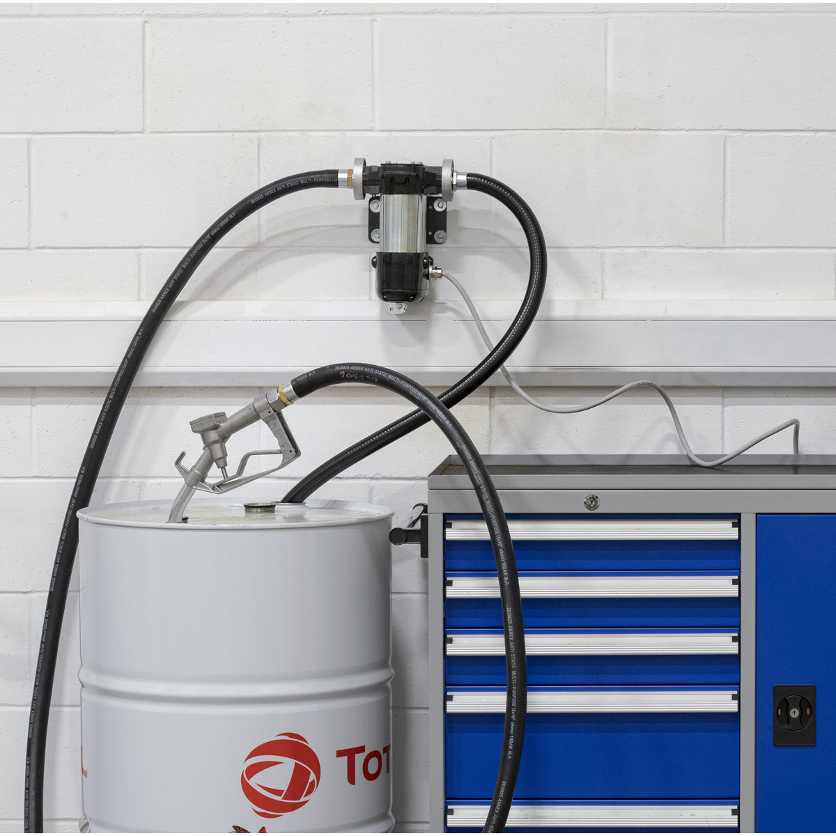 Sealey TP9824 High Volume Diesel & Fluid Transfer Pump 24V - additional view 2