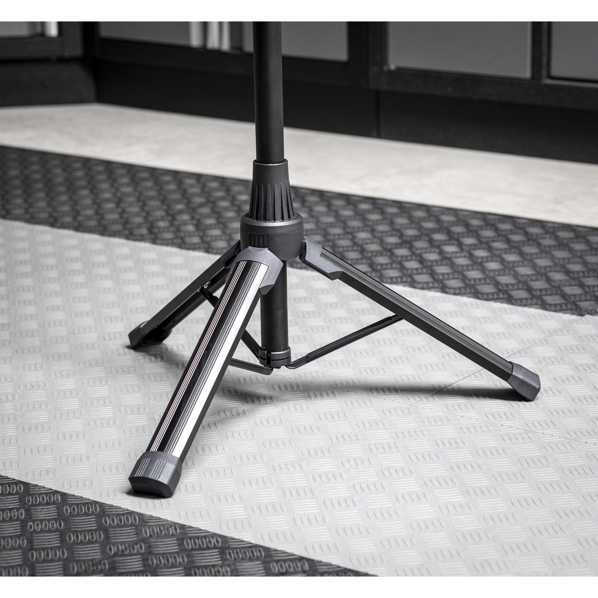 Sealey TRI01 Telescopic Tripod 1.2m - additional view 10