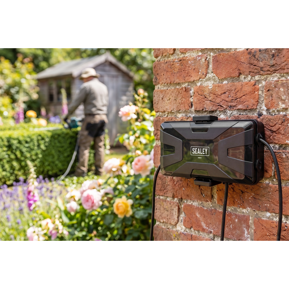 Sealey WBE3 Weatherproof Electrical Protection Box - Medium - additional view 8