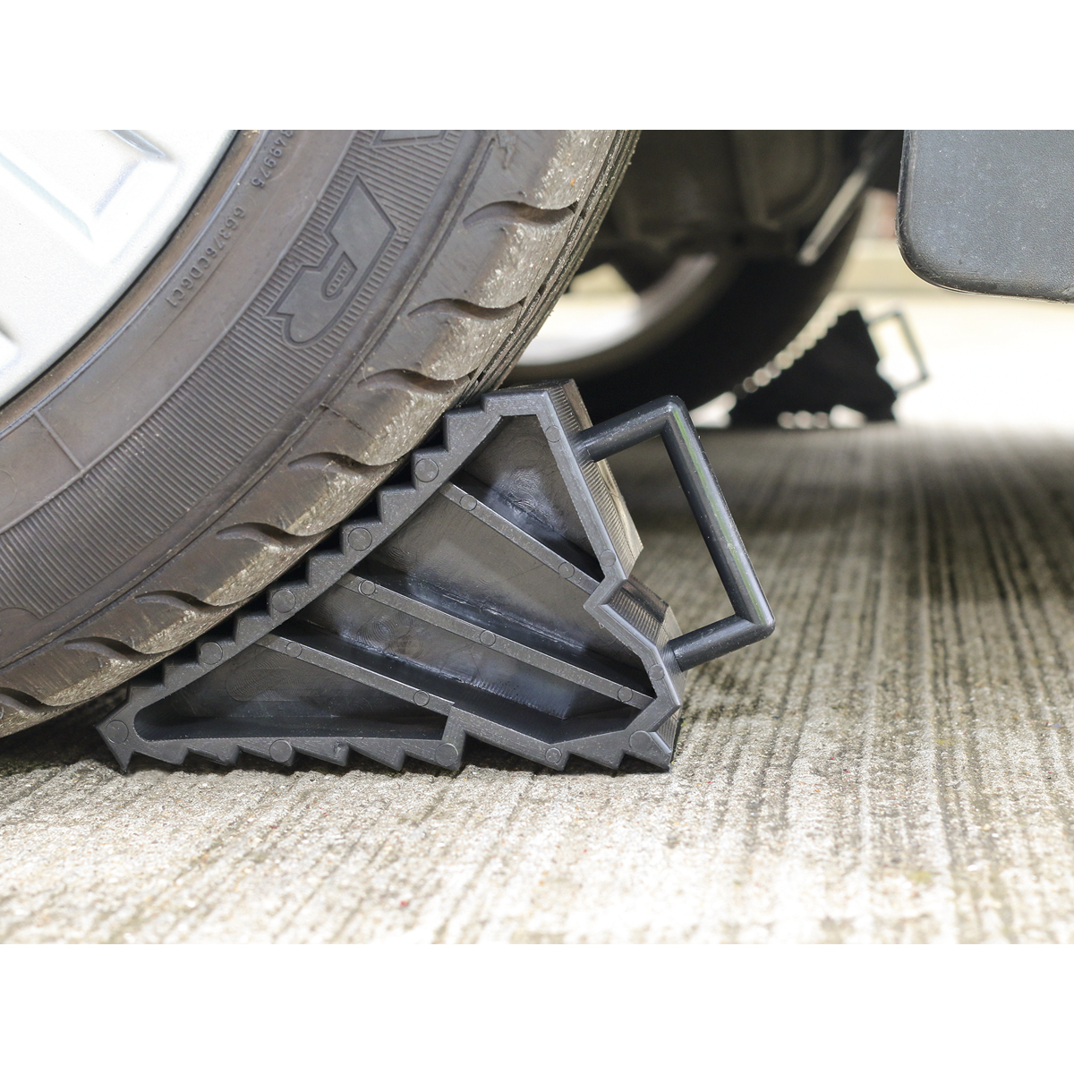 Sealey WC09 Composite Wheel Chocks - Pair - additional view 4
