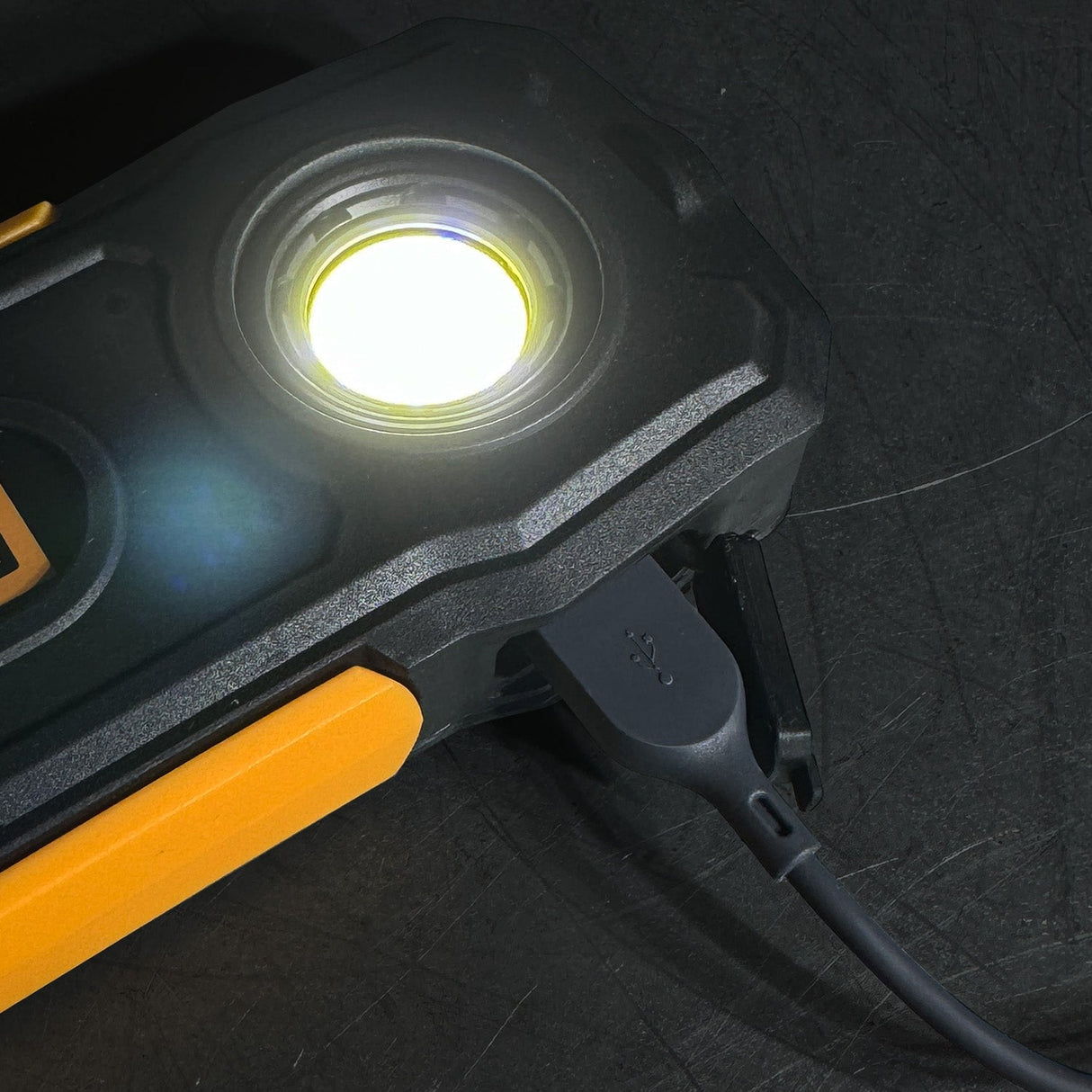 JCB 800 LM Work Light With Torch - JCB-WL-POCKET II - JCB Work Lights - Trade Counter Direct