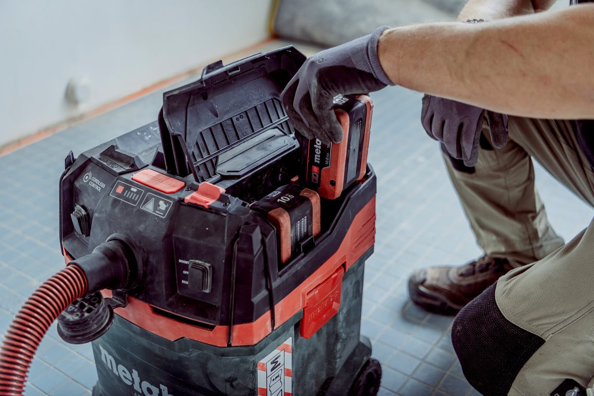 Metabo AS 36 - 18 M 30 PC CC, M - Class Vacuum Cleaner with Cordless Control, Body Only - 602074850 - 602074850 - Metabo Power Tools UK - Trade Counter Direct