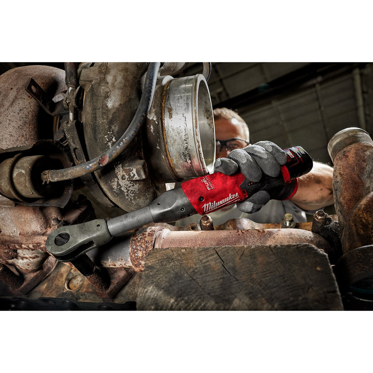 Milwaukee M12FIR38LR - 0 12V Fuel Extended Reach Impact Ratchet - M12FIR38LR-0 - Milwaukee Tools UK - Trade Counter Direct