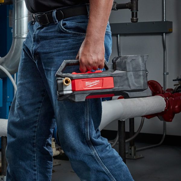 Milwaukee M18 BTP 18V Transfer Pump - M18BTP - 0 - M18BTP-0 - Milwaukee Tools UK - Trade Counter Direct