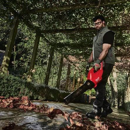 Milwaukee M18FBLG3 - 0 18v Fuel Gen 3 Blower - Bare Unit - M18FBLG3-0 - Milwaukee Tools UK - Trade Counter Direct