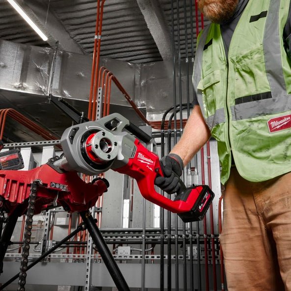 Milwaukee M18FPT114 - 0C One - Key Fuel Pipe Threader 1 1/4" - 4933480220 - M18FPT114-0C - Milwaukee Tools UK - Trade Counter Direct