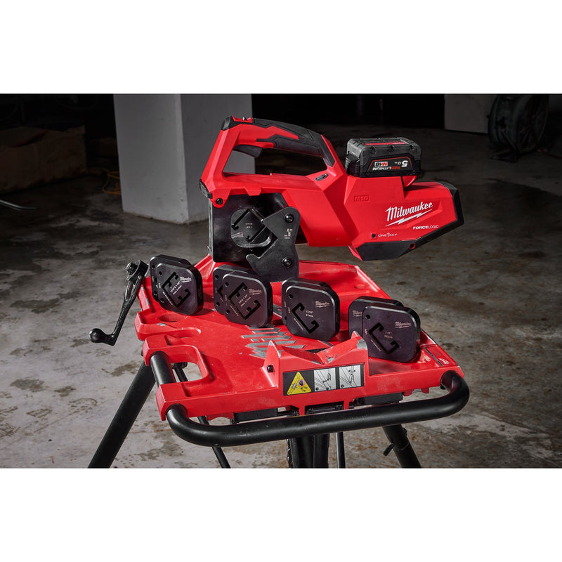 Milwaukee M18STSO - 0B M18 18V Force Logic Strut Shear with one Key - Bare Unit with bag - M18STSO-0B - Milwaukee Tools UK - Trade Counter Direct