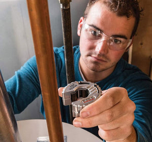 Ridgid 57018 C Style Close Quarters Copper Tubing Cutter 15 - 22mm - 57018 - 57018 - Ridgid Tools - Trade Counter Direct