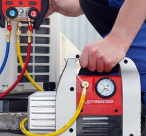 Rothenberger Roairvac 1.5 CFM R170061 Refrigerant Vac Pump - R170061 - R170061 - Rothenberger - Trade Counter Direct