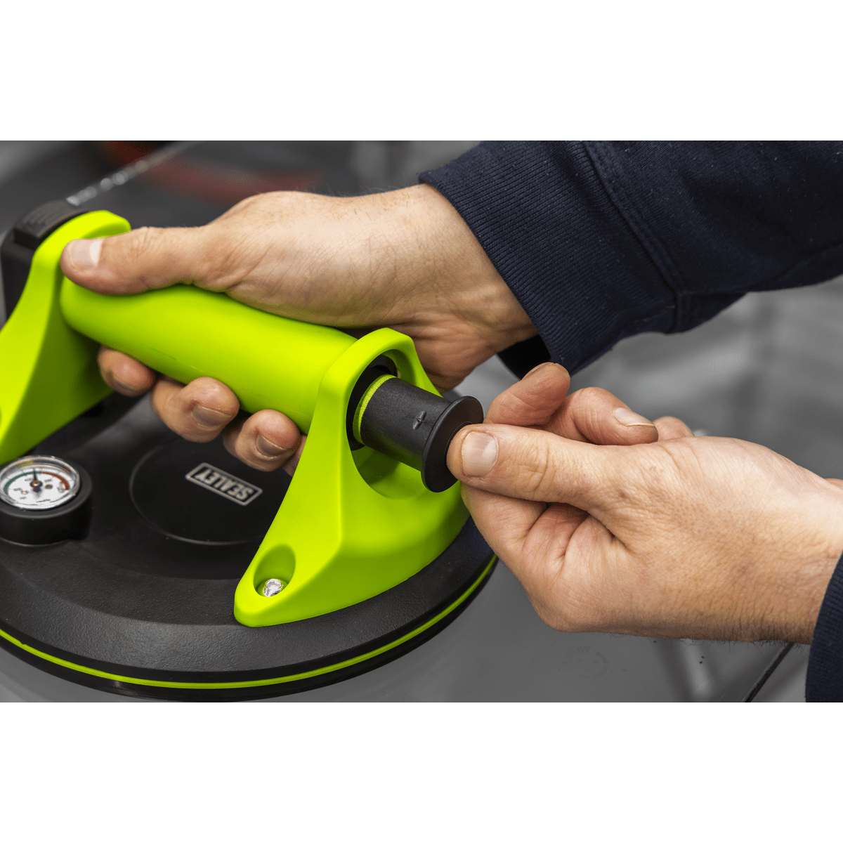 Sealey AK9894 Heavy Lift Suction Cup with Vacuum Grip Pressure Gauge - AK9894 - Sealey Tools UK - Trade Counter Direct