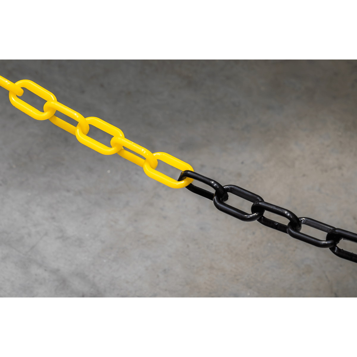 Sealey BYSBKIT Post & Chain Kit 25m - Black/Yellow - BYSBKIT - Sealey Tools UK - Trade Counter Direct