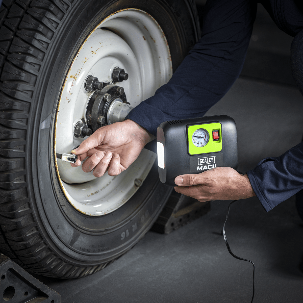 Sealey MAC11 Tyre Inflator with Worklight 12V - MAC11 - Sealey Tools UK - Trade Counter Direct