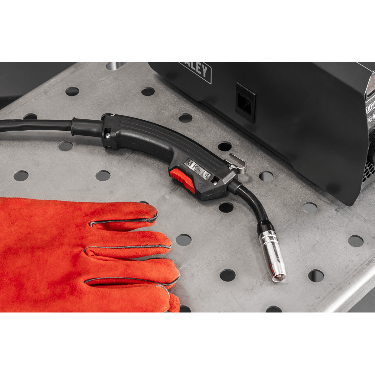 Sealey MIG140I Flux Cored Gasless MIG Inverter Welder 140A - MIG140I - Sealey Tools UK - Trade Counter Direct