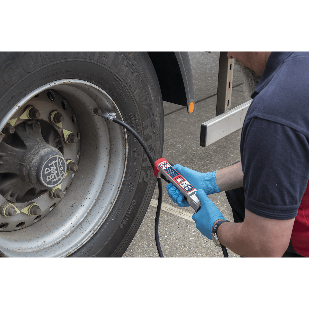Sealey SA37/94 PCL Professional Tyre Inflator with 2.5m Hose & Clip-On Connector - SA37/94 - Sealey Tools UK - Trade Counter Direct