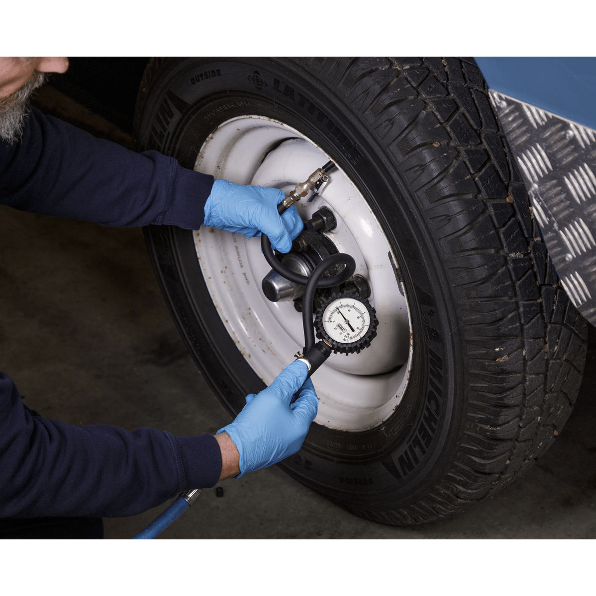 Sealey SA399 Tyre Inflator with Clip-On Connector - SA399 - Sealey Tools UK - Trade Counter Direct