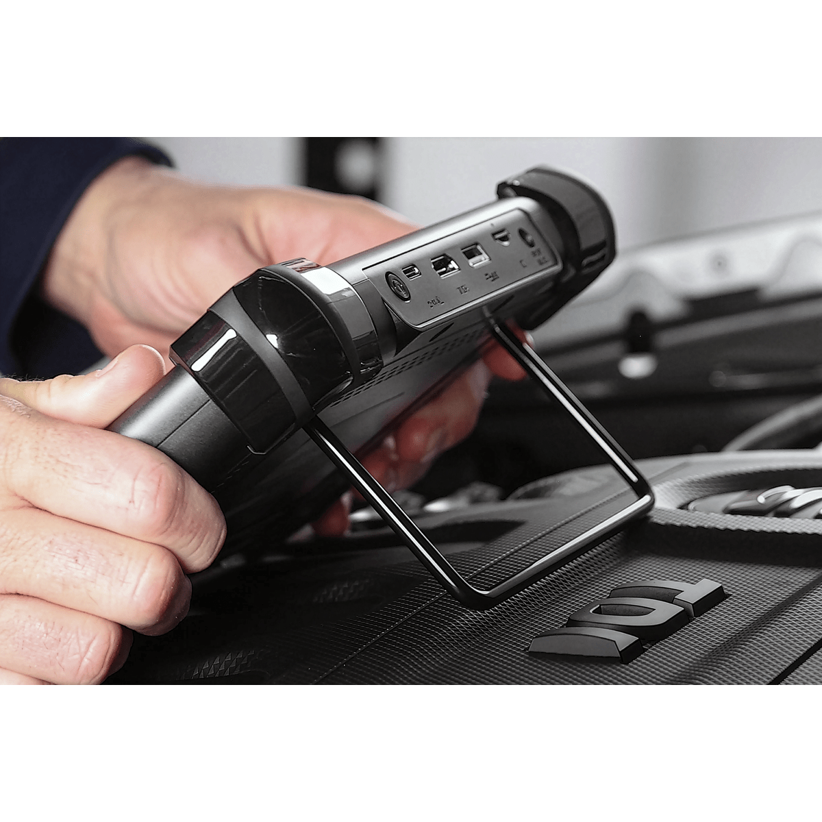 Sealey SDS1 Diagnostic Tablet Multi-Manufacturer - SDS1 - Sealey Tools UK - Trade Counter Direct