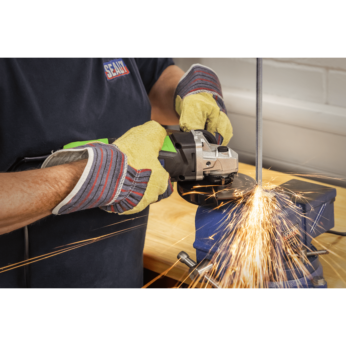 Sealey SG115EHV 115mm Angle Grinder 750W - SG115EHV - Sealey Tools UK - Trade Counter Direct