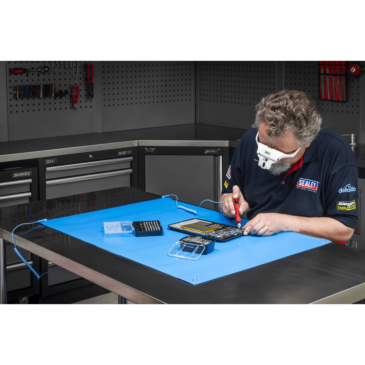Sealey TA600 Anti-Static Bench Mat 900 x 600mm - TA600 - Sealey Tools UK - Trade Counter Direct