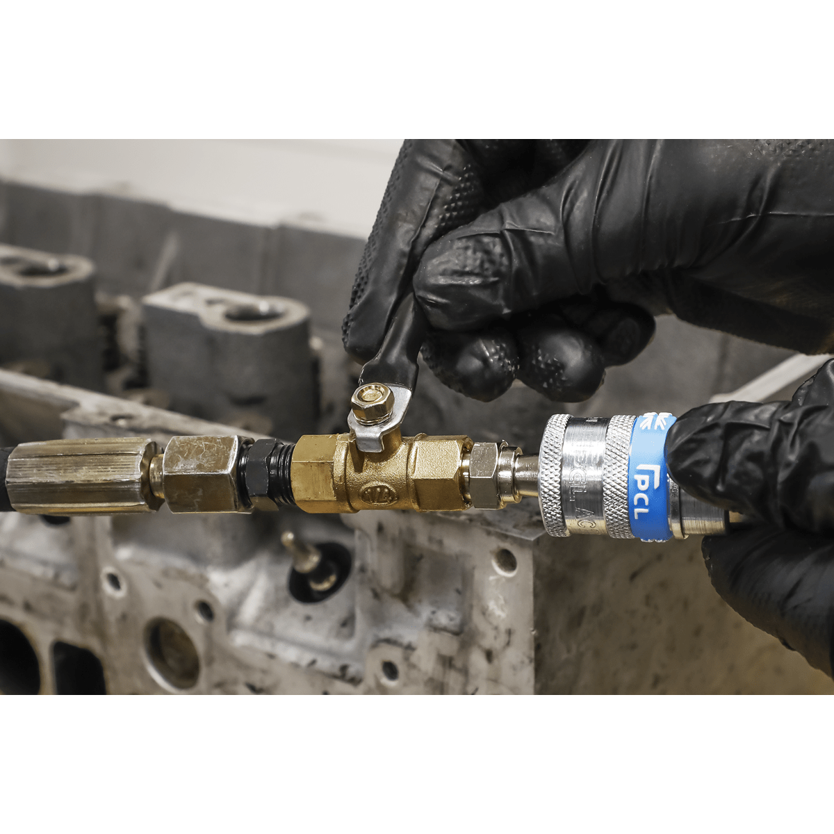 Sealey VS2080 Pneumatic Diesel Injector Puller - VS2080 - Sealey Tools UK - Trade Counter Direct