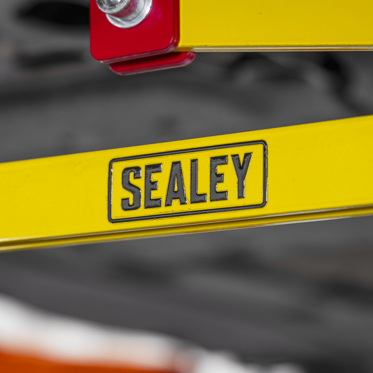 Sealey VS3819 Hands-Free Suspension Arm Lever - VS3819 - Sealey Tools UK - Trade Counter Direct