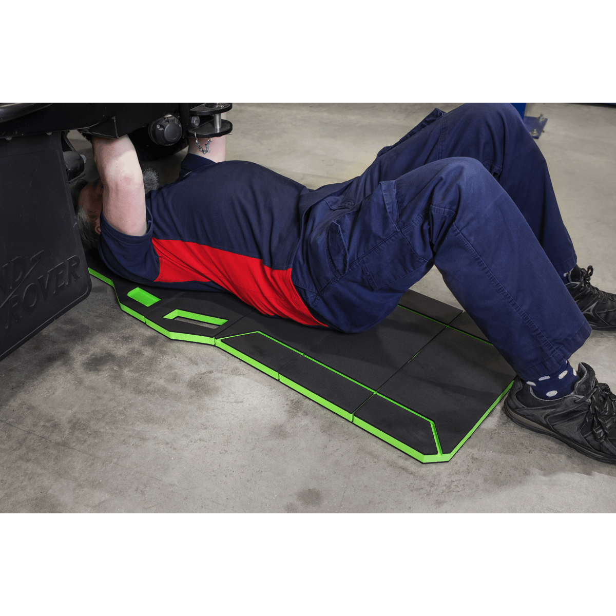Sealey VS8583 Premier Folding Mechanic's Work Mat 31mm - VS8583 - Sealey Tools UK - Trade Counter Direct