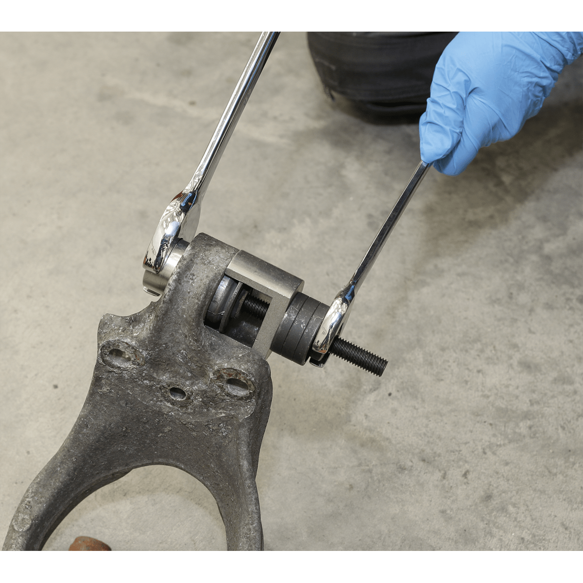 Sealey VSE4785 Front Pivot Arm Bush Tool for Peugeot 407/508, Citroen C5/C6 - VSE4785 - Sealey Tools UK - Trade Counter Direct