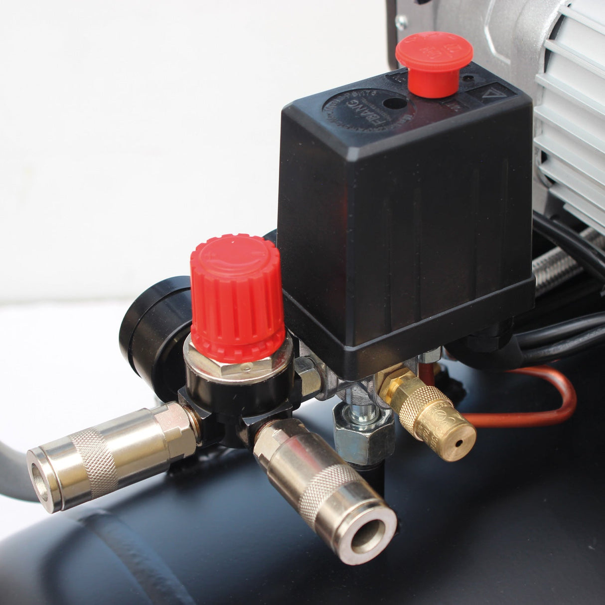 SIP QT AIR DD 1.5hp 24ltr Ultra Low Noise Oil-Free Direct Drive Compressor - SIP-05491 - SIP Tools UK - Trade Counter Direct